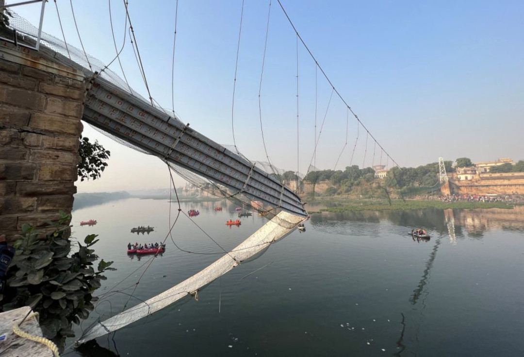 Korban Tewas Jembatan Runtuh di India Bertambah Jadi 132 Orang