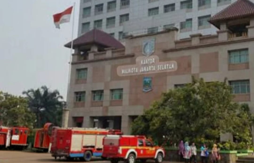Kebakaran Ruang Genset Kantor Wali Kota Jaksel Padam