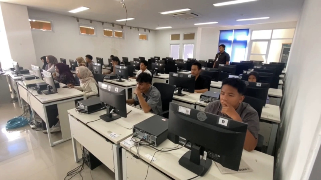 Peserta UTBK di Untidar Tertangkap Curang Gunakan Alat di Telinga