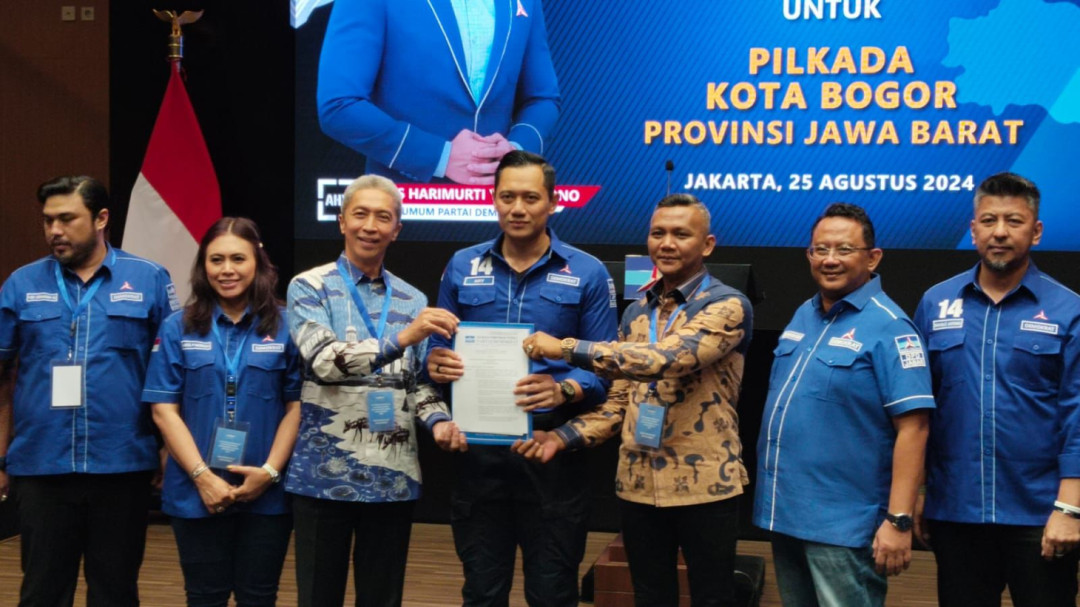 Pasangan Calon Wali Kota Bogor Dedie A Rachim - Jenal Mutaqin Terima Rekomendasi dari Partai Demokrat