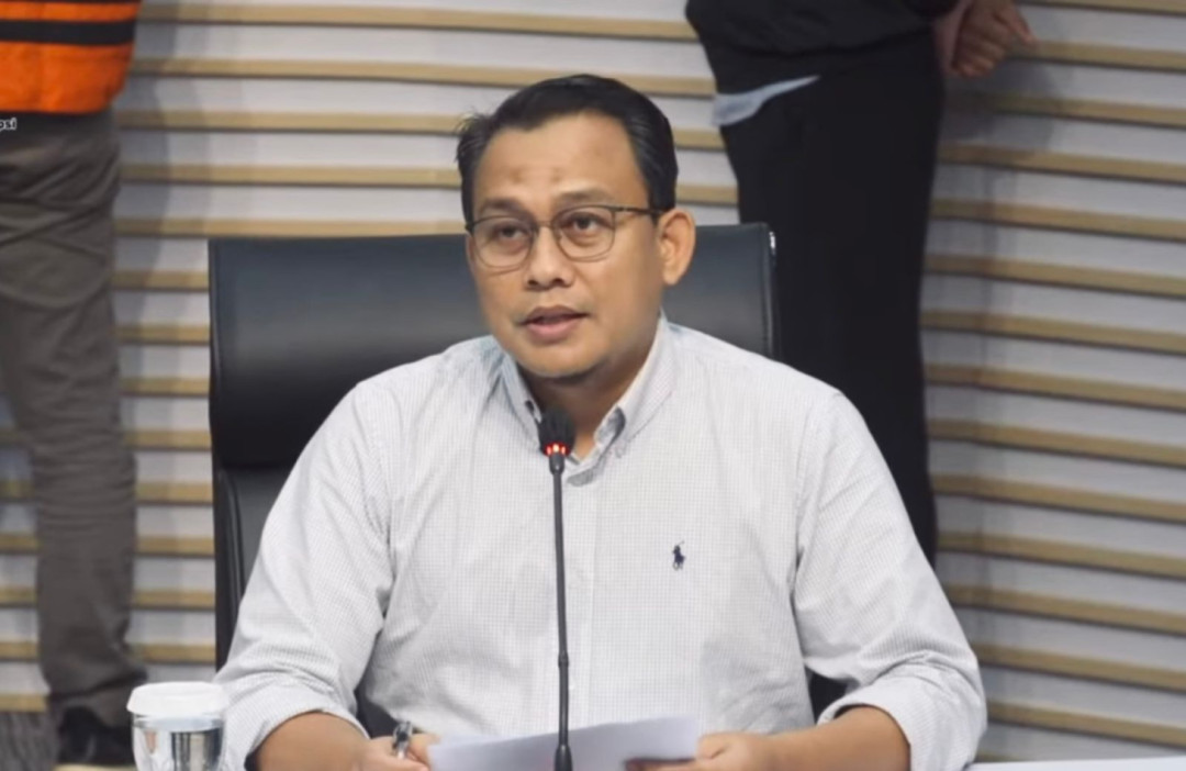 KPK Amankan 6 Orang saat OTT di Bondowoso