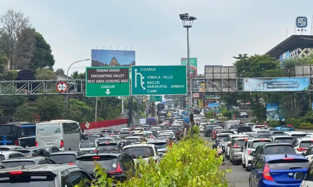 Jelang Tahun Baru, Volume Kendaraan Arah Puncak Terus Meningkat