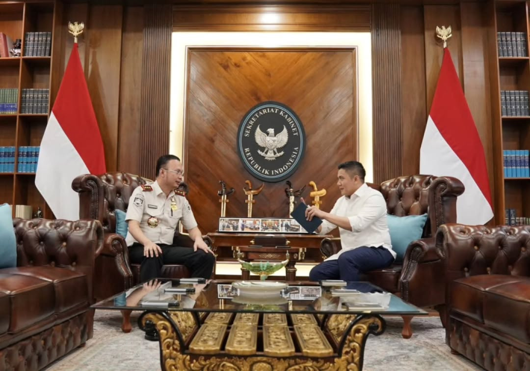 Seskab Teddy dan Dirjen Imigrasi Bahas Reformasi Strategis