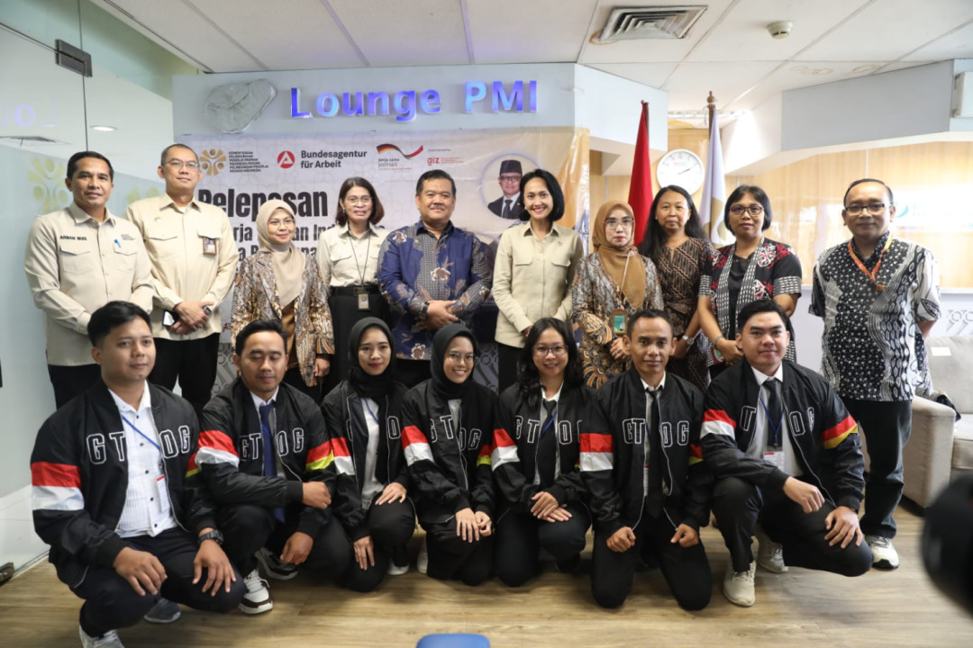 Wamen Christina Lepas 29 Perawat Pekerja Migran Indonesia ke Jerman