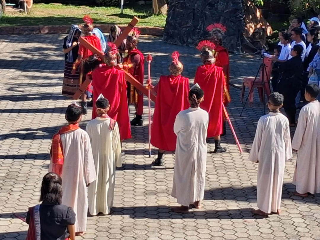 THS-THM Sukses Perankan Drama Teatrikal Jalan Salib Jumat Agung