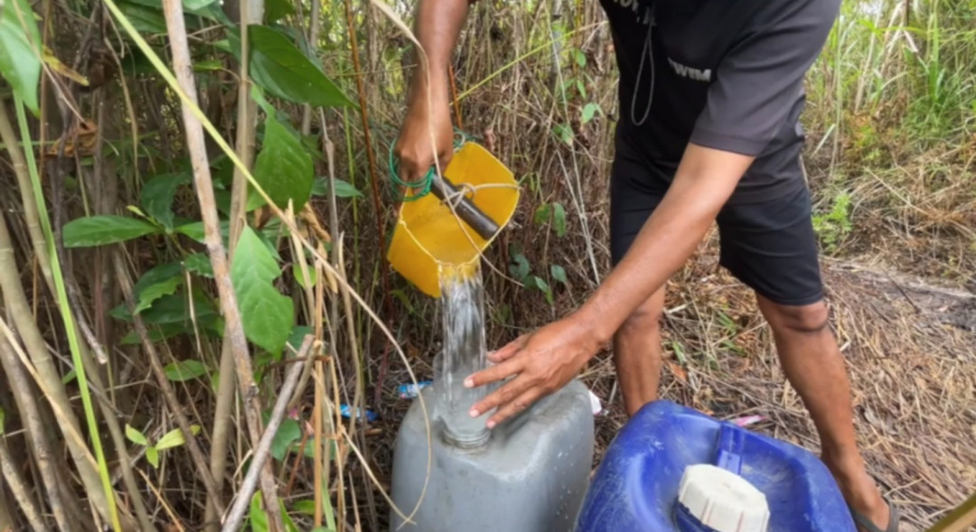 Kemarau Panjang, Warga Desa Limbung Kesulitan Air Bersih