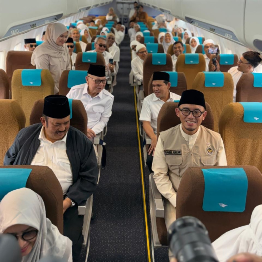 Wamenhaj Resmikan Pesawat Hibah Garuda untuk Manasik Haji Aceh