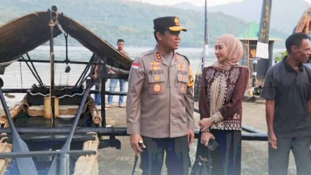 Kapolda NTT Tinjau Kesiapan Perahu Berok Semana Santa di Larantuka