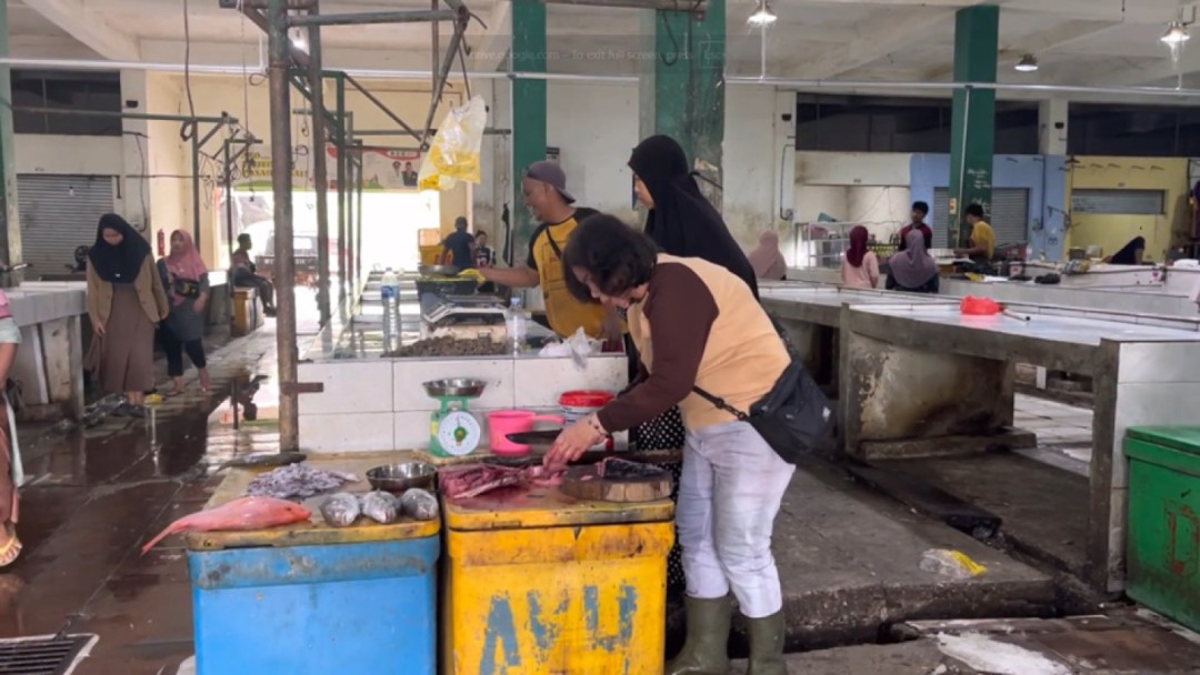Pasokan Terbatas, Harga Ikan di Pasar Modern Koba Masih Tinggi Pasca-Lebaran