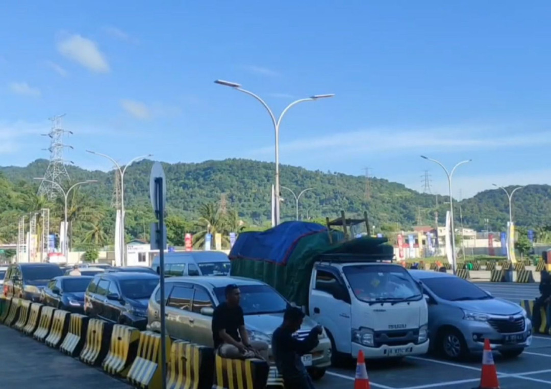 H-7 Lebaran, Pelabuhan Merak Mulai Dipadati Pemudik Kendaraan Pribadi