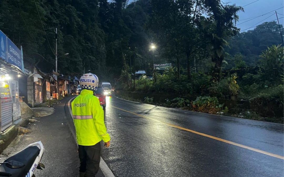 Jalur Lembah Anai Masih Buka-Tutup, Perbaikan Jalan Terus Dikebut