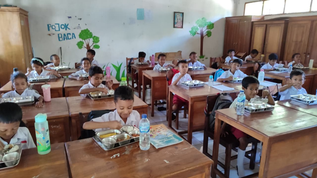 MBG di Flores Timur Kian Menguat, Ribuan Anak dan Kelompok Rentan Terlayani
