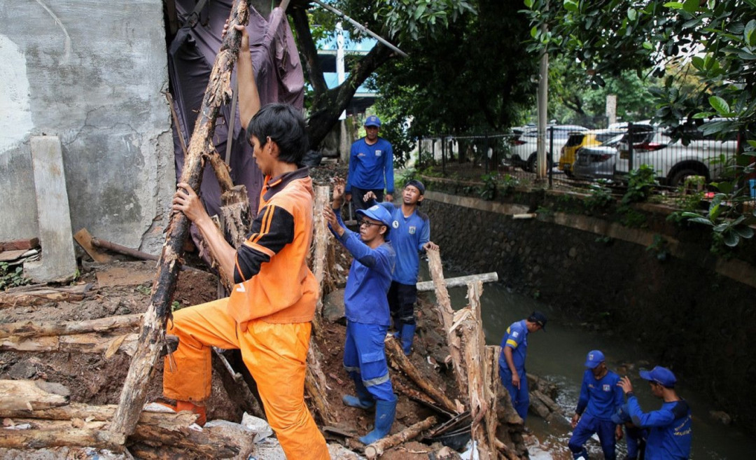 BPBD DKI Imbau Warga Waspada Longsor Sepanjang November 2025