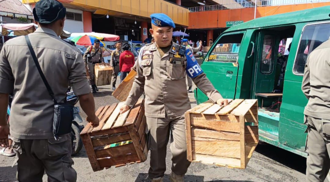Satpol PP Padang Pastikan Penertiban PKL Dilakukan Secara Persuasif
