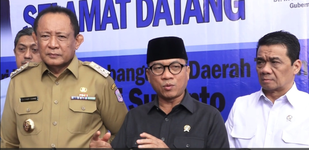 Menteri Desa Resmikan Kantor dan Gerai Usaha Koperasi Merah Putih di Gorontalo