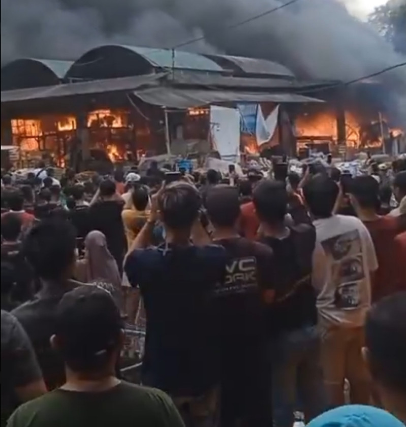 Kebakaran Pasar Induk Kramat Jati, Polisi Pastikan Tidak Ada Korban