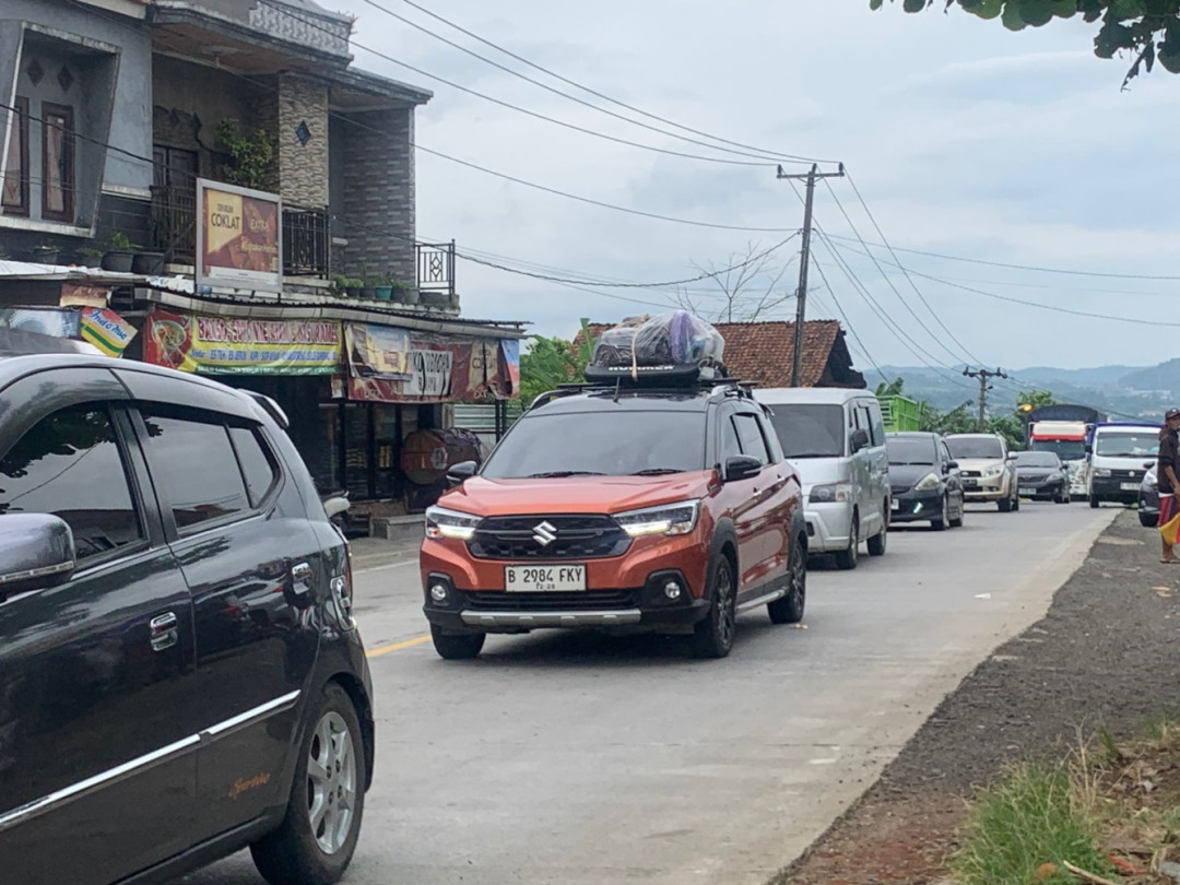 Arus Kendaraan Meningkat di Jalan Lingkar Bayur Bumiayu