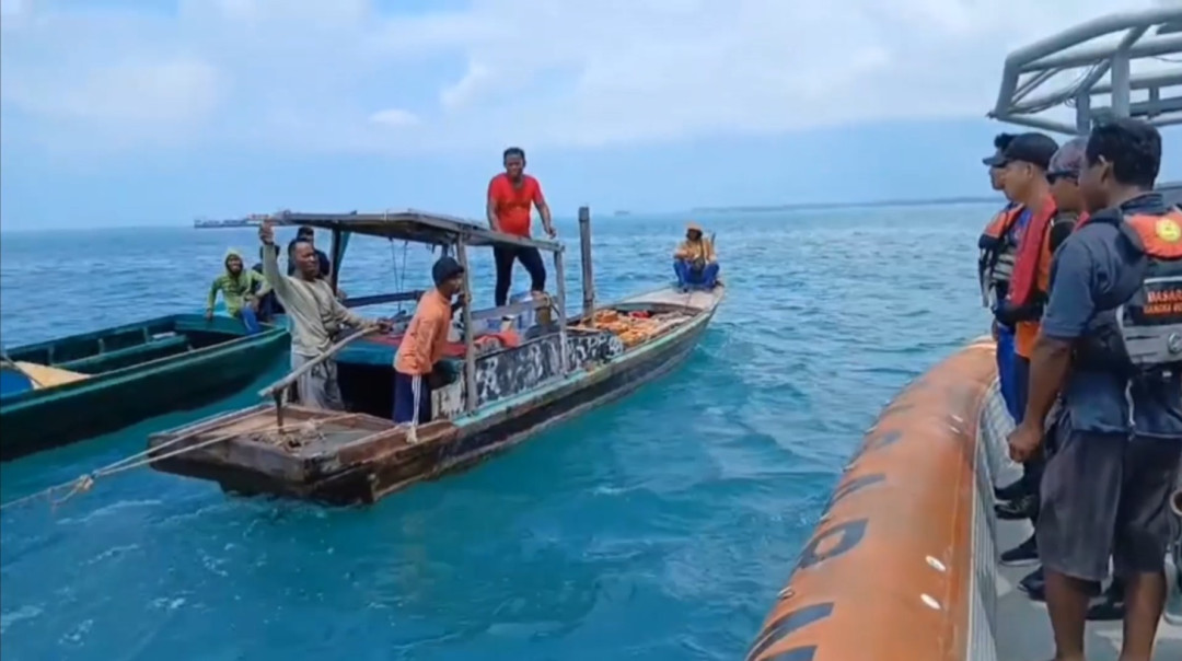 Putus Jangkar dan Rusak Mesin, Kapal Pongpong Nelayan Hanyut
