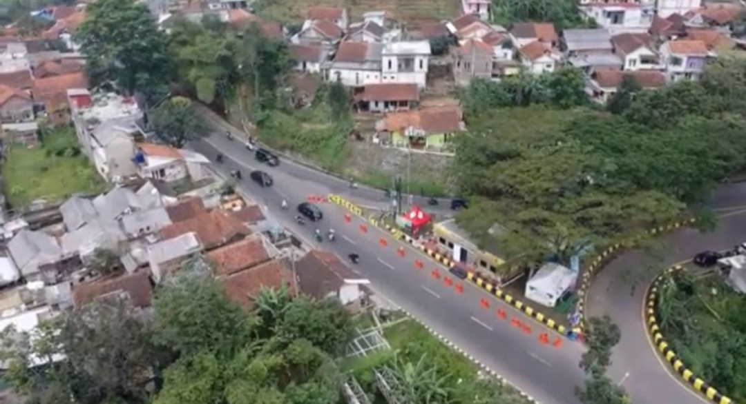 Arus Lalu Lintas Simpang Nagreg Lancar Saat Cuaca Cerah