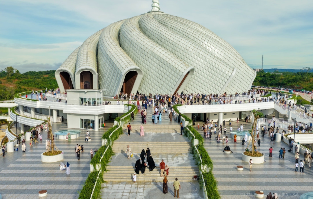 Momen Sejarah di Nusantara: Ribuan Jemaah Padati Salat Idulfitri Pertama di Masjid Negara IKN
