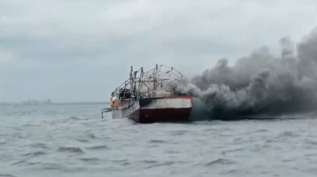 KM Inti Marina 7 Ludes Terbakar, Evakuasi Nelayan Berhasil