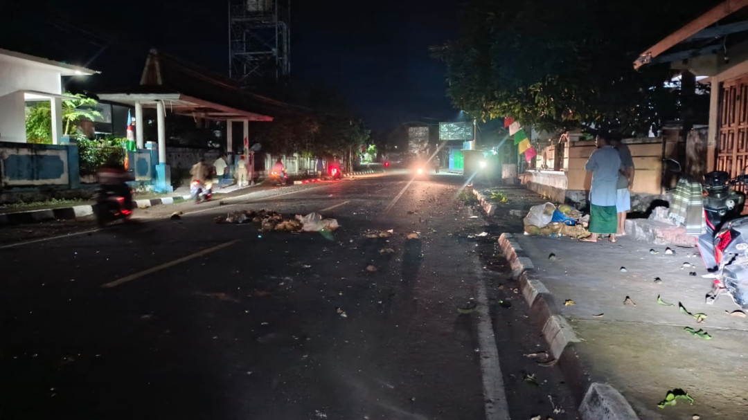 Bentrok Pemuda Larantuka Rusak Rumah dan Fasilitas