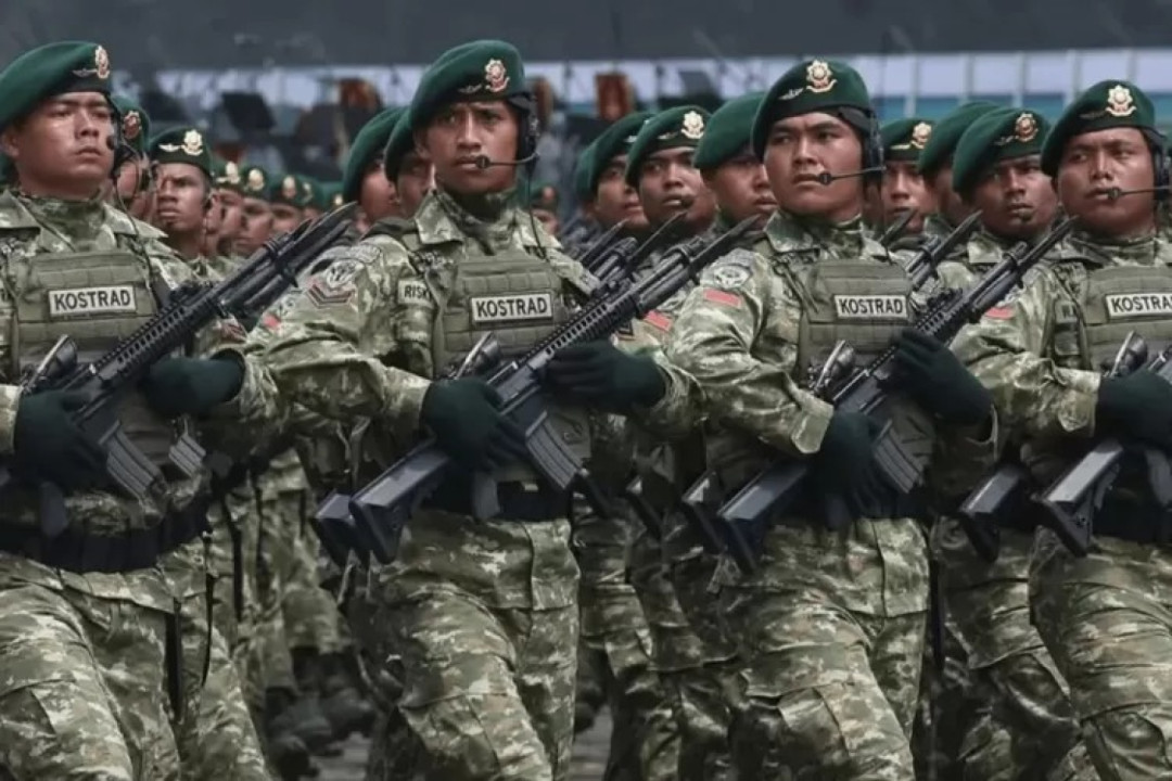 Di Balik Transformasi Seragam Loreng TNI