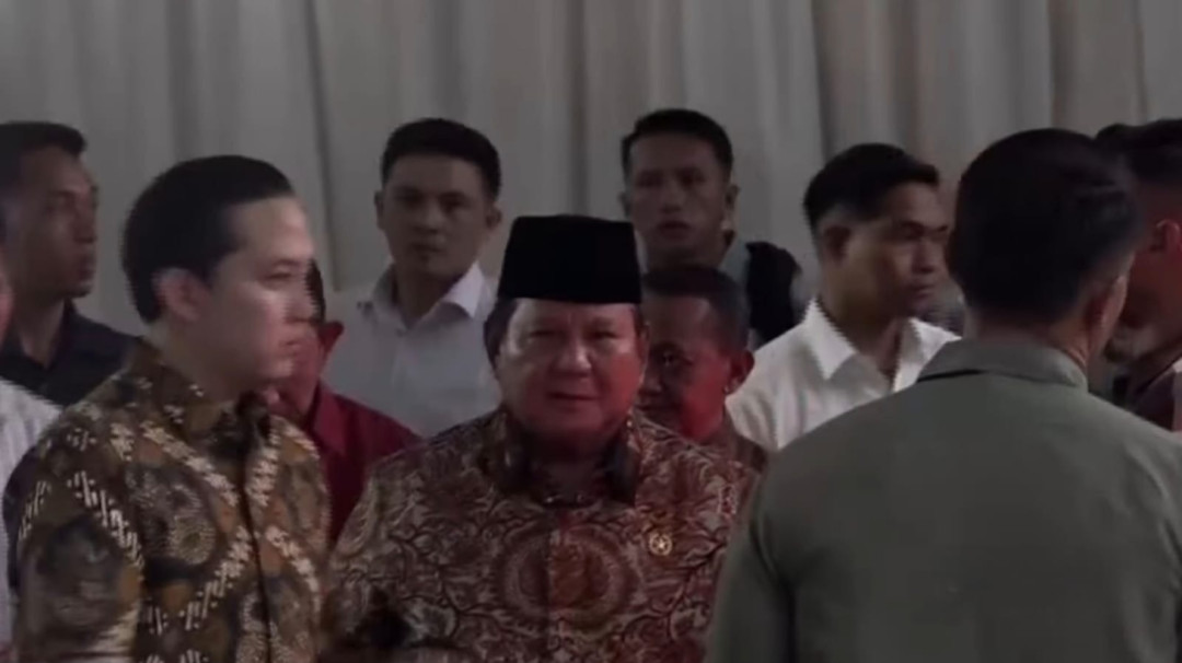 Presiden Prabowo Kunjungi Kediaman Kapolri Saat Perayaan Natal