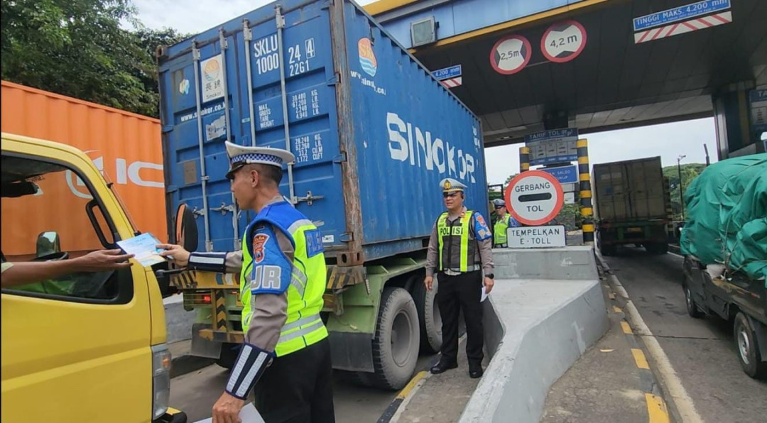 Hari Ke-9 Operasi Semeru 2026, Polda Jatim Tertibkan Lajur Tol