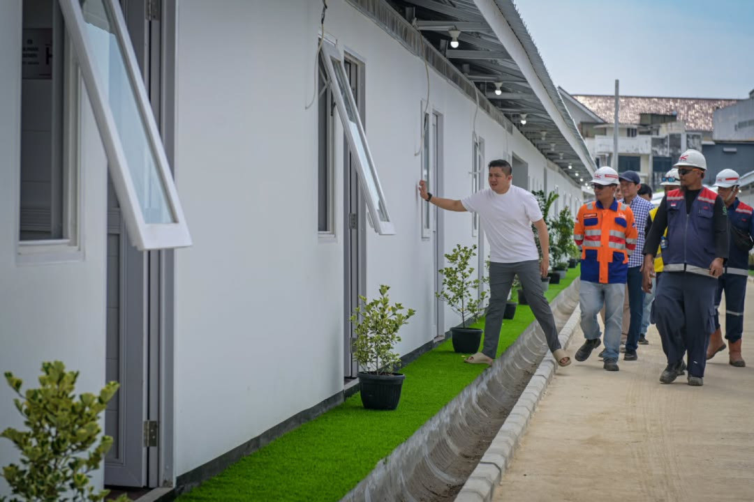 Seskab Teddy Pantau Hunian Layak Pasar Senen