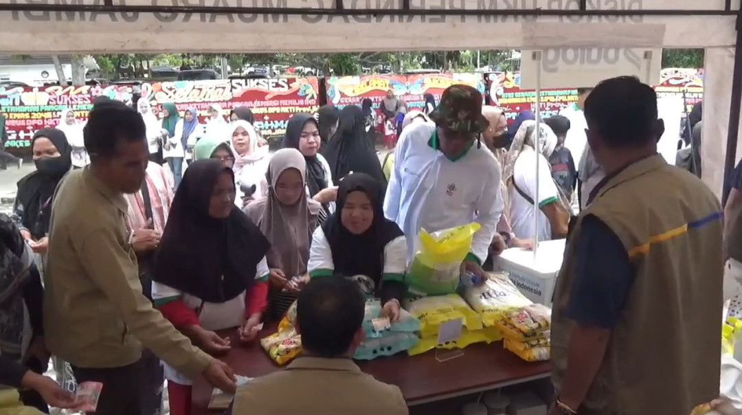 Warga Muaro Jambi Serbu Gerakan Pangan Murah