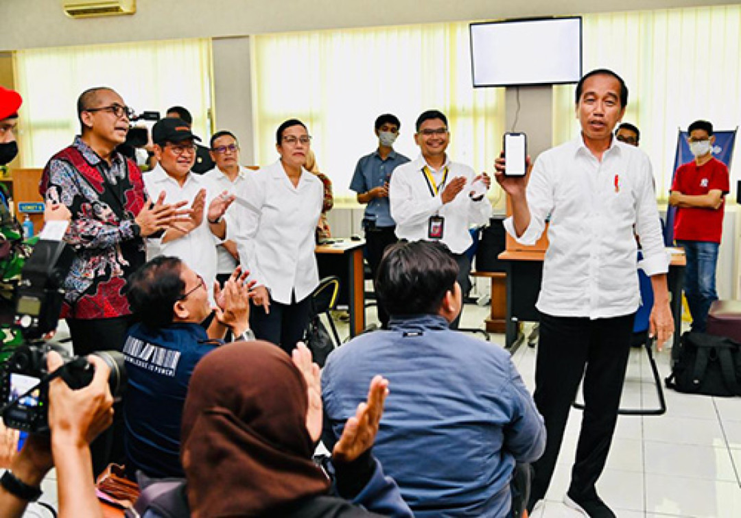 Kunjungi KPP Pratama Surakarta, Presiden Jokowi Cek Langsung Kegiatan Penyampaian SPT