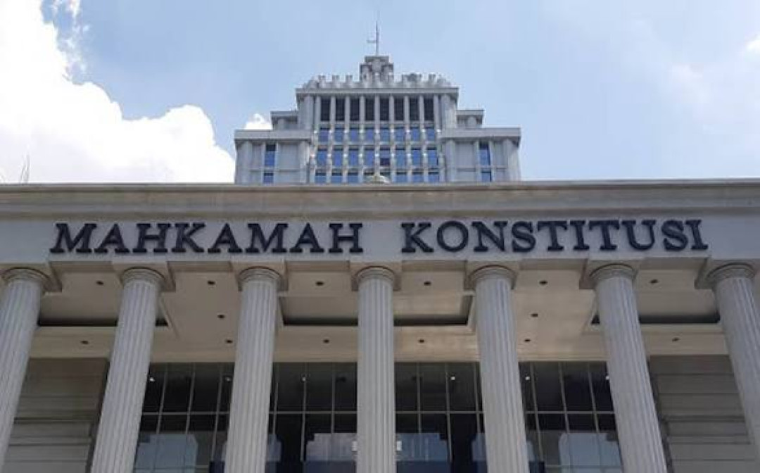 MK Tolak Permohonan Roy Suryo Cs soal Uji KUHP dan UU ITE