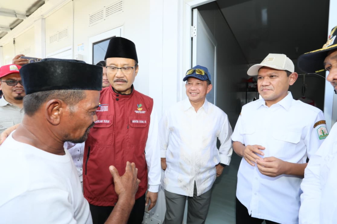 Pemerintah Respons Keluhan Huntara Panas