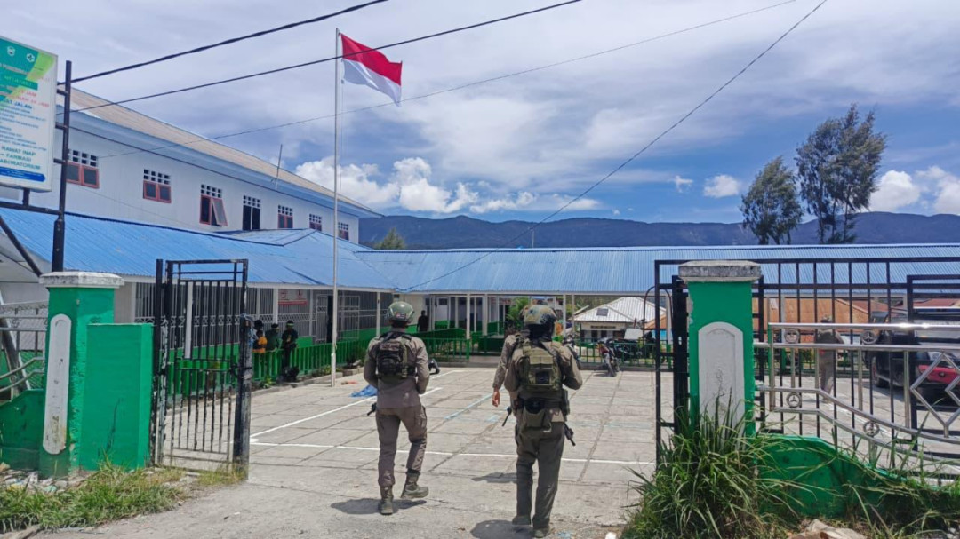 Hadirkan Rasa Aman, Personel Operasi Damai Cartenz Intensifkan Dialog di Sugapa