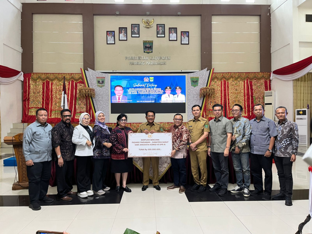 UMKM Padang Pariaman Terima Bantuan Rp500 Juta dari Komisi VII DPR RI