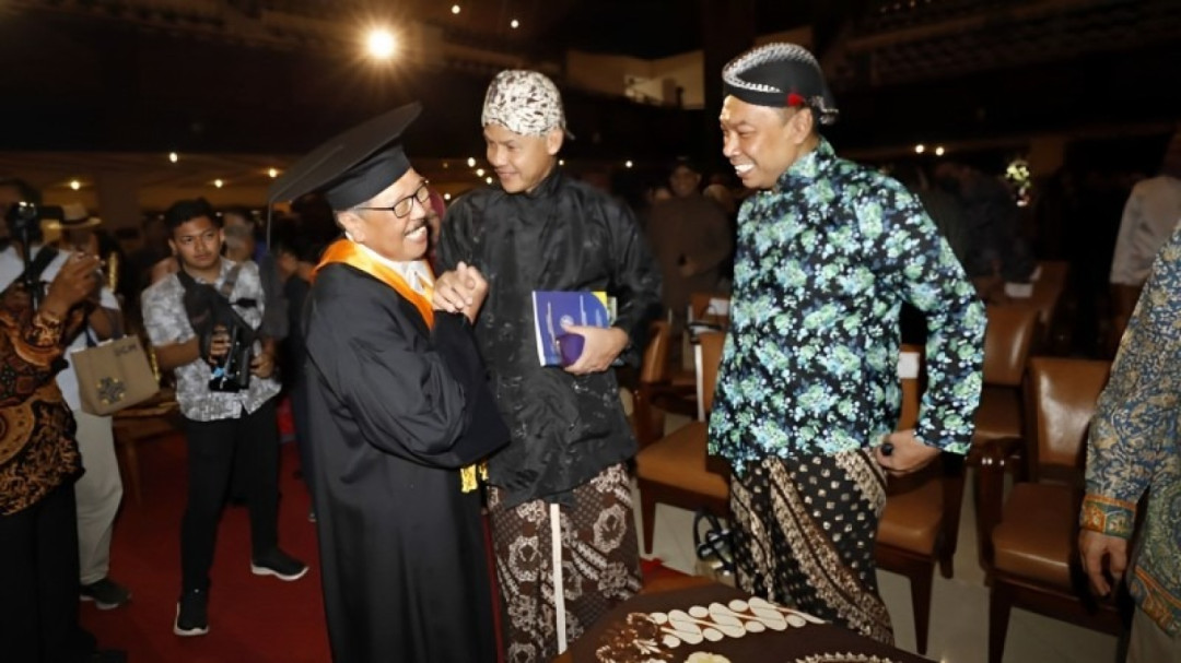 Kisah Pengalaman Ganjar Pranowo, Dari Jualan Bensin Eceran hingga Cuti Kuliah