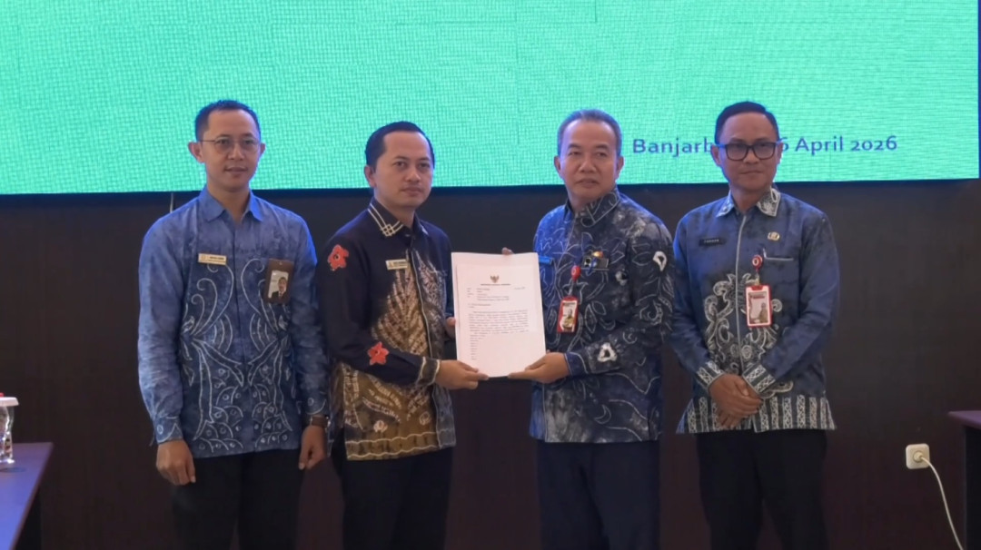 Ombudsman Kalsel Serahkan Laporan Pelayanan Publik, Sektor Sosial Catat Nilai Tertinggi