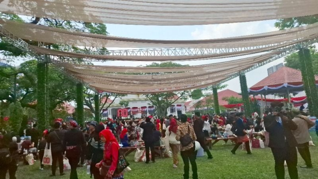 Istana Negara 'Pesta Rakyat' Usai HUT RI ke-80, Pedagang Sekitar Diundang Jualan di Dalam, Makan Gratis