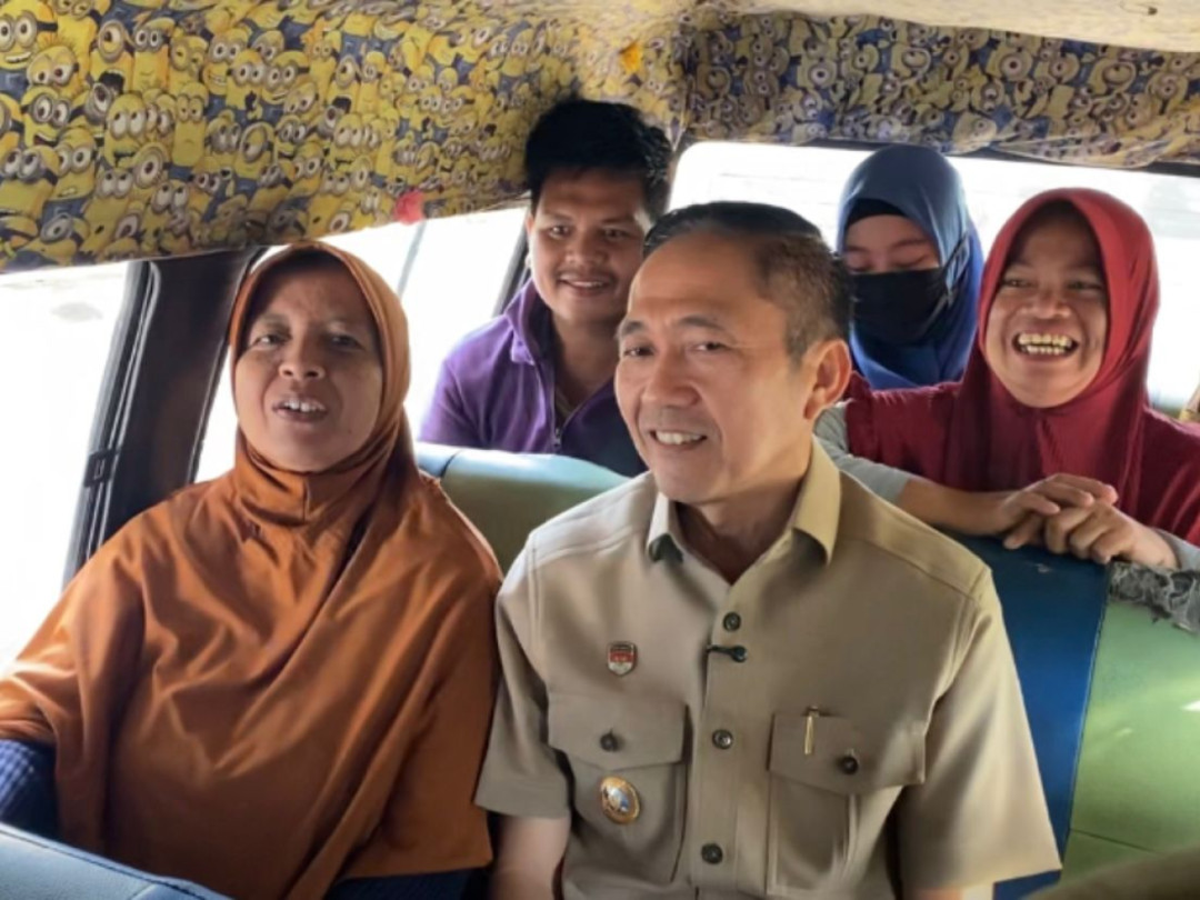 Ratu Dewa Terapkan Wajib Naik Angkutan Umum bagi ASN Palembang