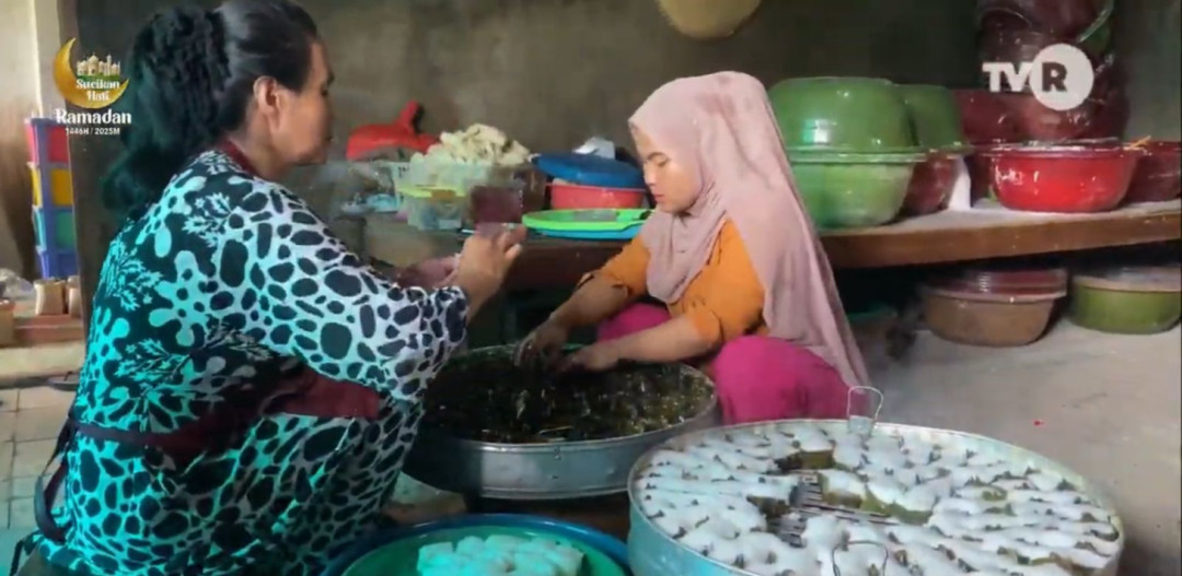 Proses Pembuatan Apem Putih Bohay, Makanan Khas Pandeglang yang Diburu Saat Ramadan