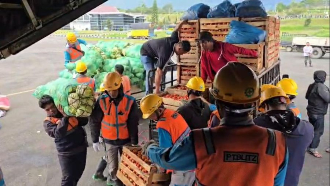 Mentan Amran Borong 40 Ton Cabai Aceh