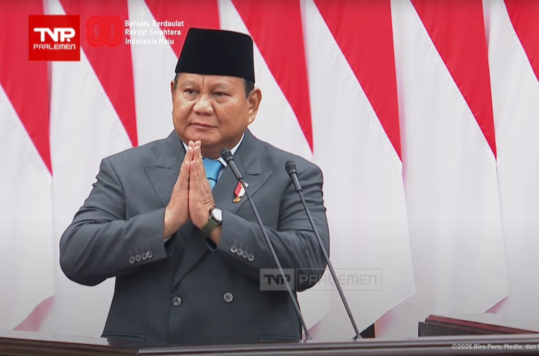 Jas Abu Presiden Prabowo Curi Perhatian, Ada Apa dengan Baju Adat?