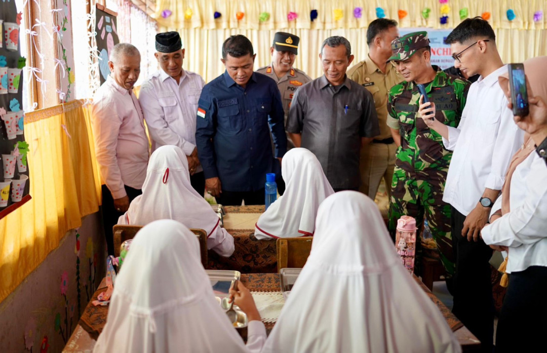 Luncurkan Program MBG di SDN 06 Guguak Sarai, Bupati Solok: Terima Kasih Pak Presiden