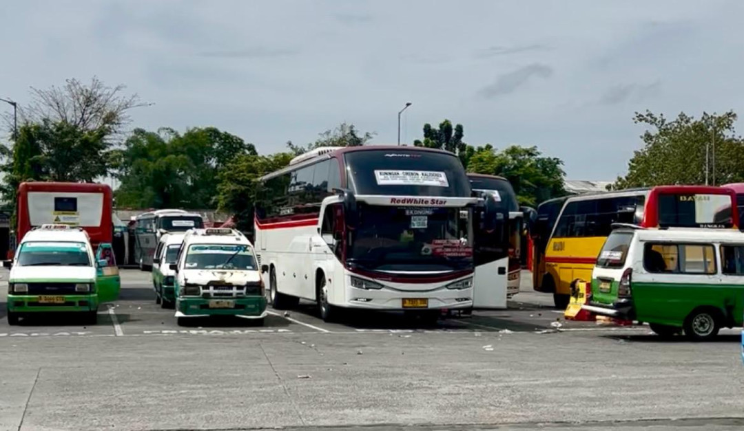 Puncak Arus Balik Terminal Kalideres Mulai Dipadati Ribuan Penumpang