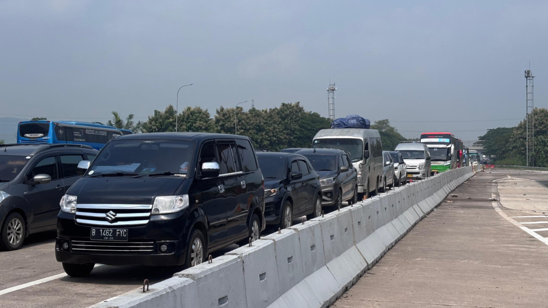 Arus Mudik Meningkat, Lalu Lintas Tol Cipali Mulai Padat