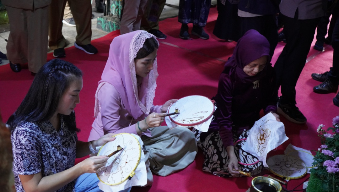 Komisi VII DPR Dorong Batik Okra Surabaya Masuk Ekosistem Ekonomi Kreatif Nasional