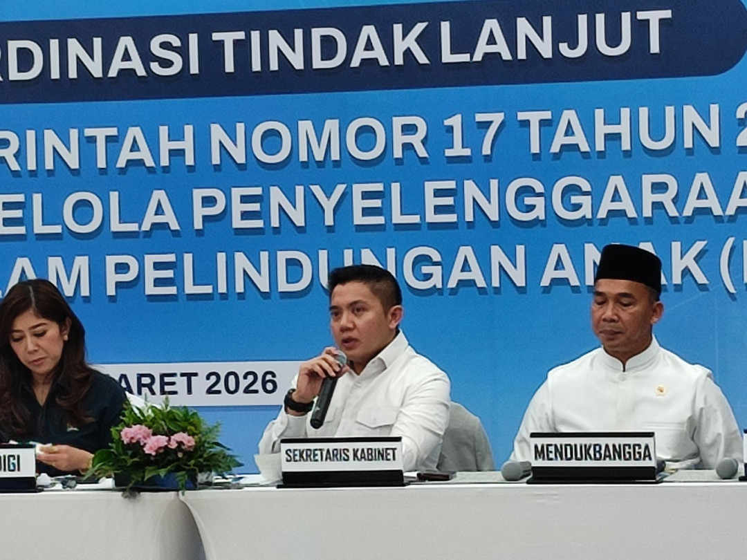 Seskab Teddy Tegaskan Pentingnya Kesiapan Anak Sebelum Akses Media Sosial