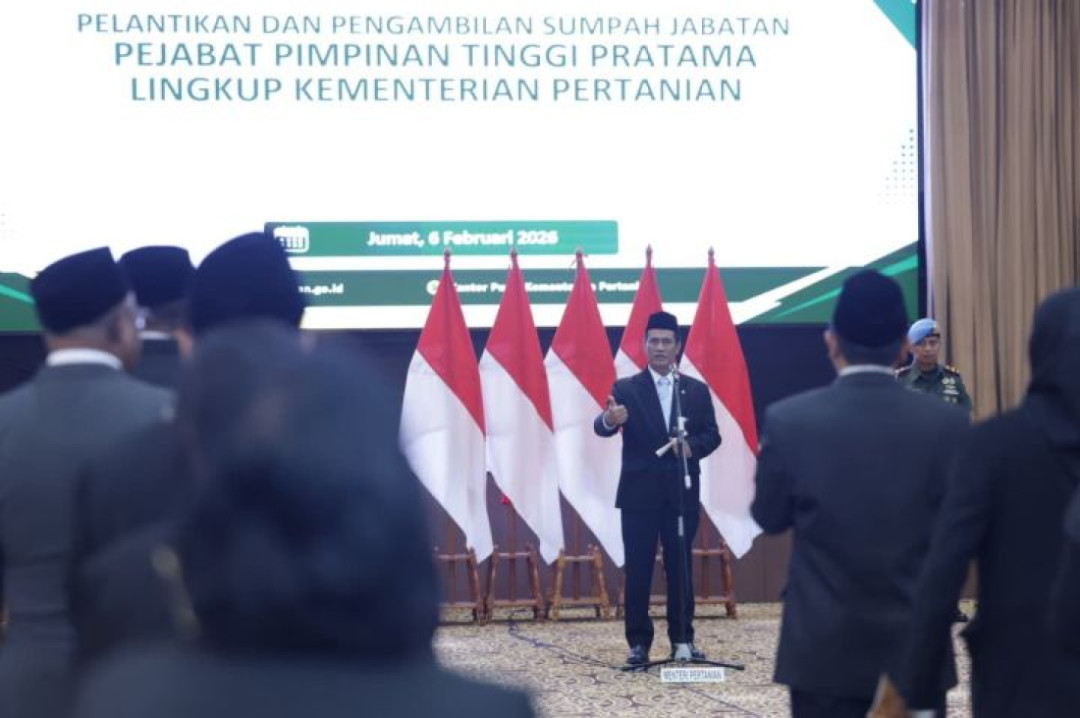 Mentan Amran Lantik 55 Pejabat, Tegaskan Meritokrasi di Kementan