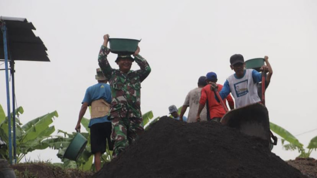 Sinergi TNI dan Warga Bangun Jembatan Gantung Garuda di Sleman